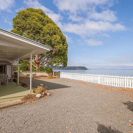Lake Edge Cottage - Waitahanui Holiday Home 외부 사진