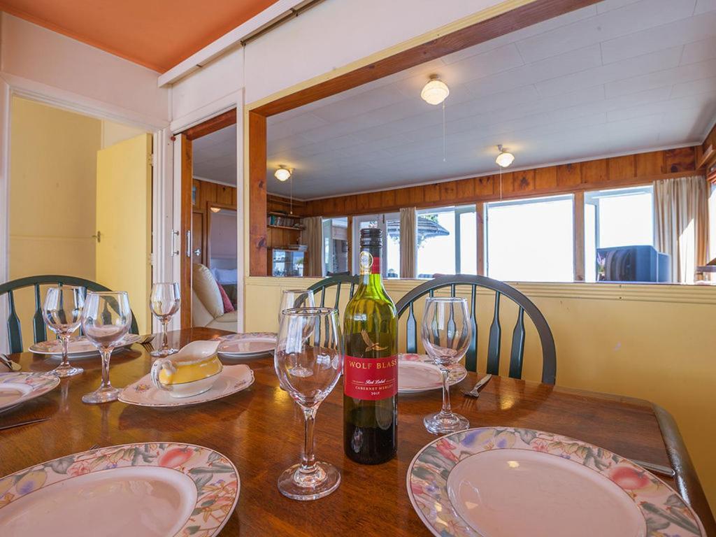 Lake Edge Cottage - Waitahanui Holiday Home 외부 사진